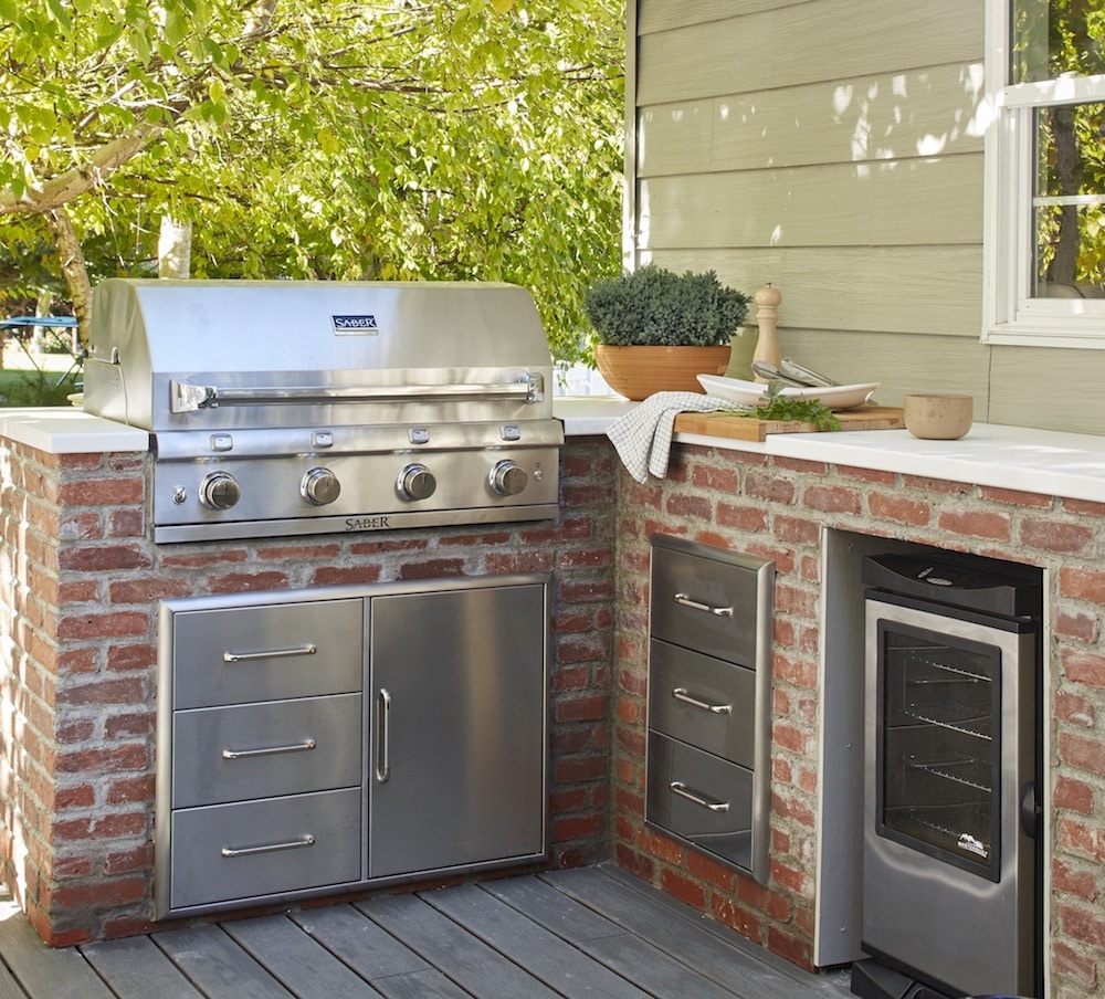 Beautiful Ways To Customize And Design An Outdoor BBQ or Grill Setup