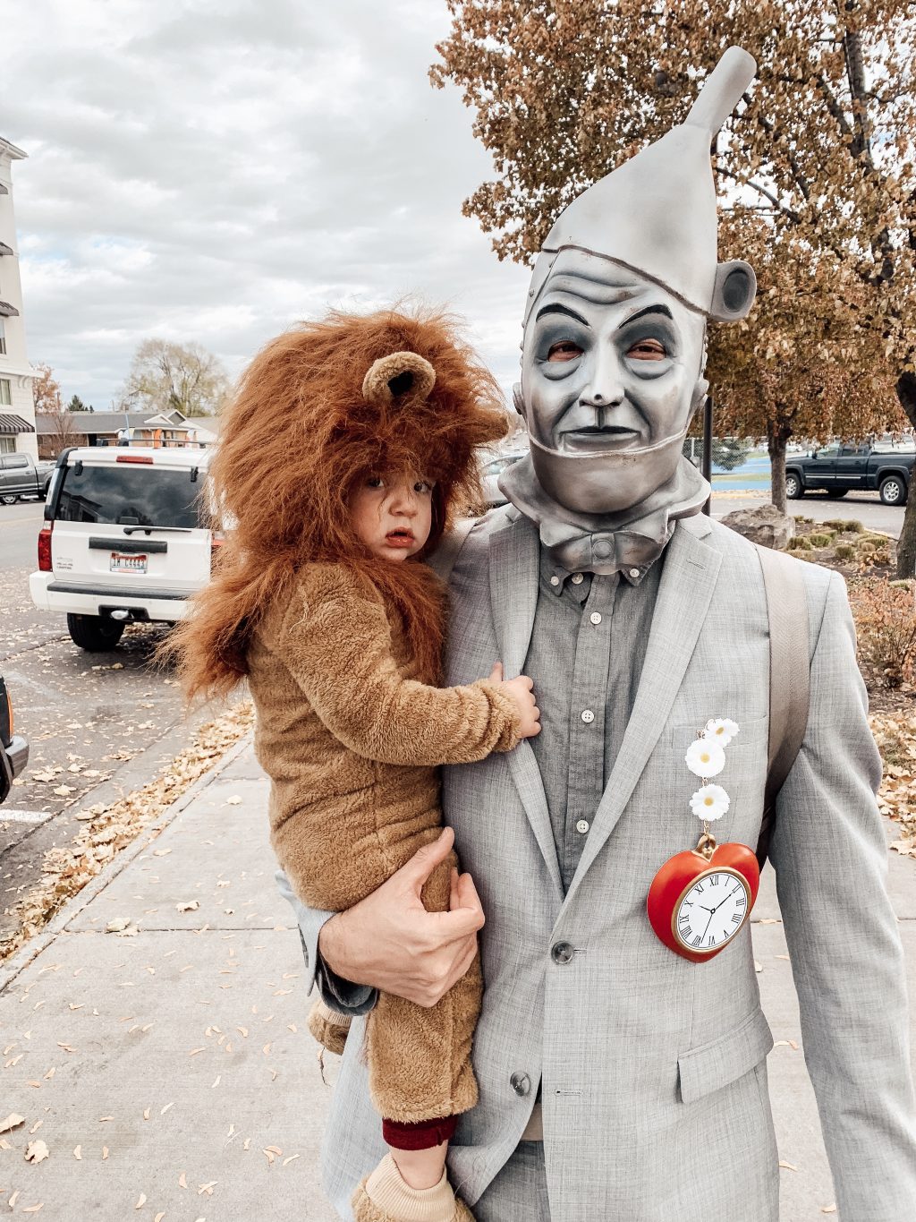 Our Halloween Family Costume 2018: The Wizard of Oz - Chris Loves Julia