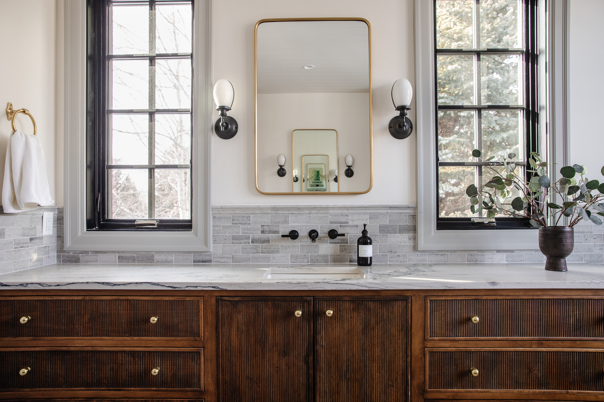 All About The Custom Vanities In Our Bathroom Chris Loves Julia