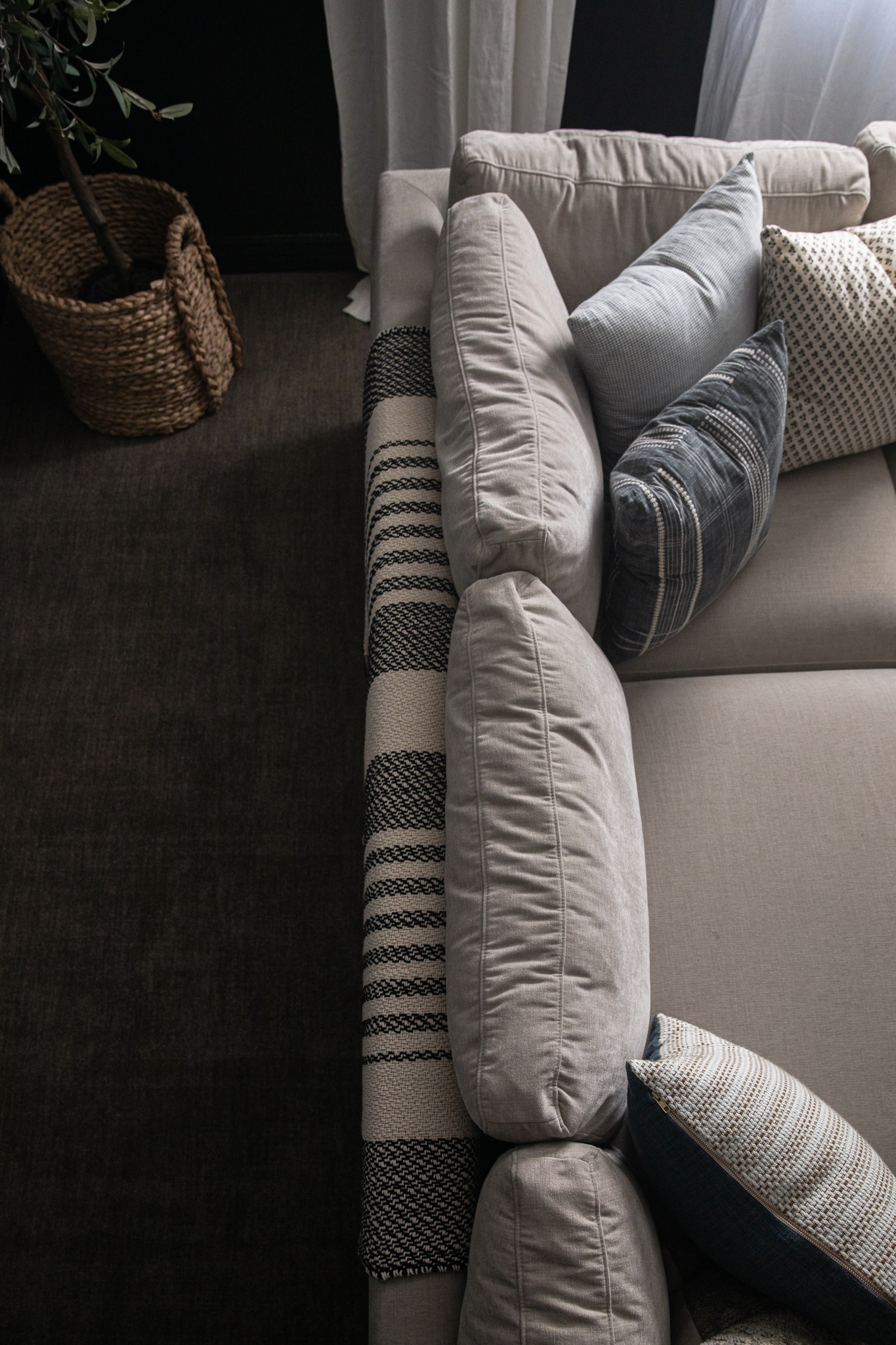 Try This: A Blanket over the Back of your Sofa as a Design Element