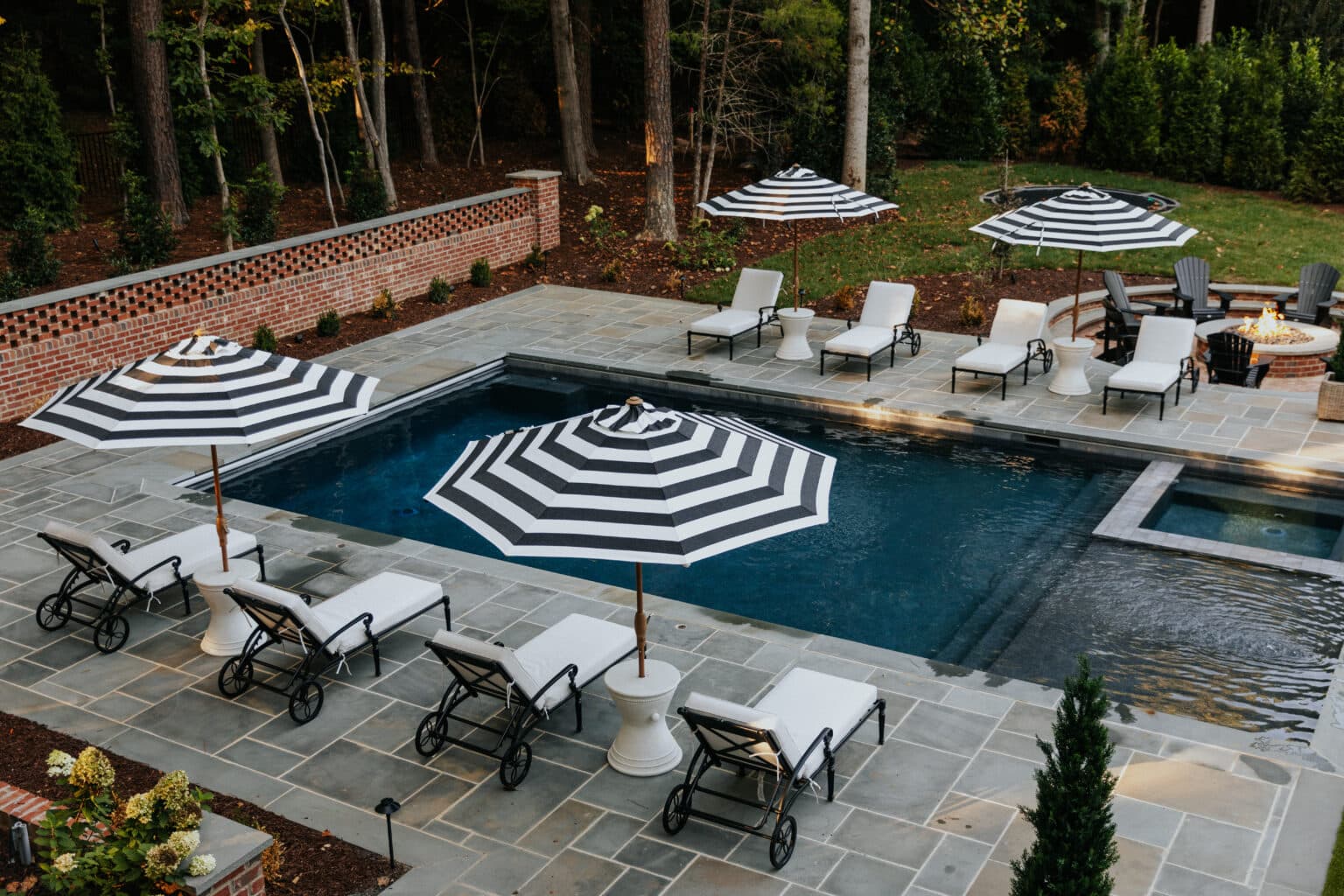 Our Sunken Fire Pit Paired With Black Adirondack Chairs   061A2894 1536x1024 