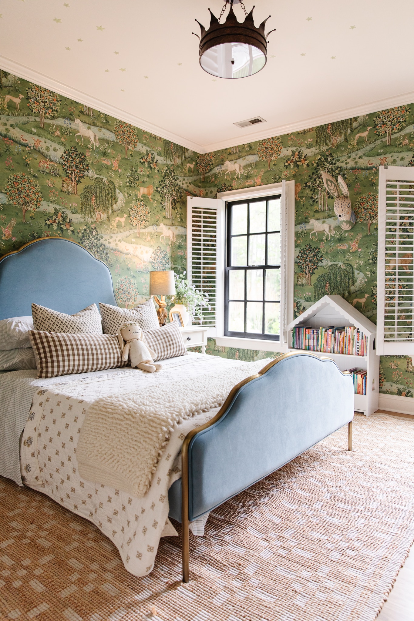 Chris Loves Julia | Polly's whimsical bedroom