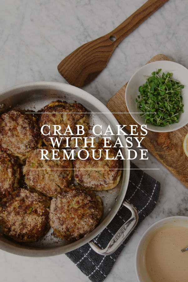 Crab cakes with easy remoulade