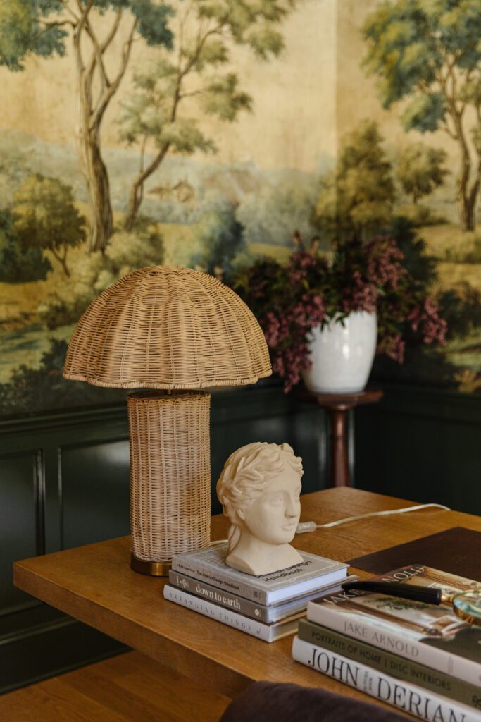 Rattan lamp with scalloped rattan lampshade