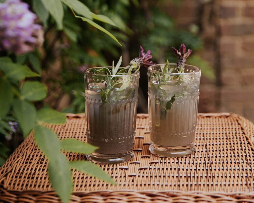 Lavender mocktail "The Bennet Blossom"