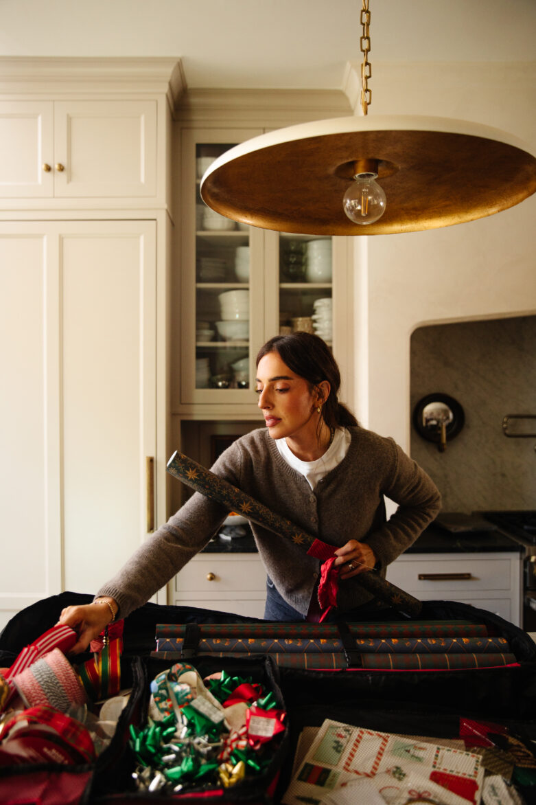 Christmas decoration ideas for a cozy, stylish kitchen.