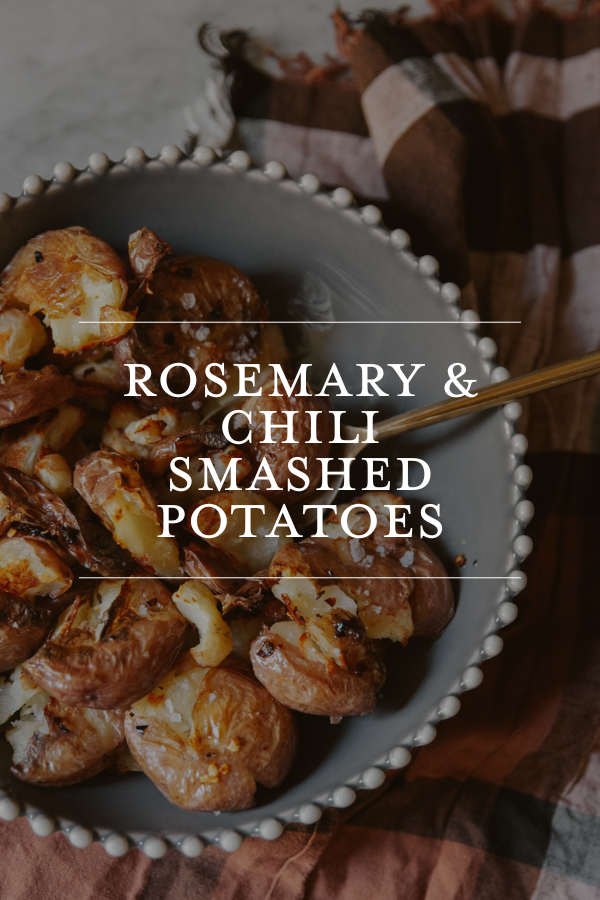 Rosemary chili smashed potatoes, flavorful roasted potato recipe, easy side dish, delicious comfort food, oven roasted potatoes recipe, healthy potato side dish, hearty vegetable side, sweet and spicy mashed spuds, perfect for family dinners, quick potato recipes.