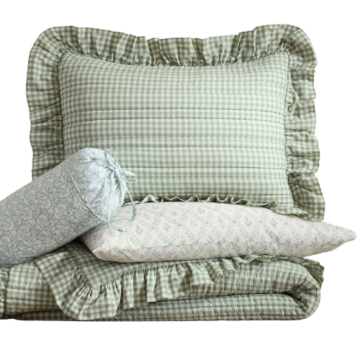 Pottery BArn Kids Chris Loves Julia Gingham Quilt Bedding Set